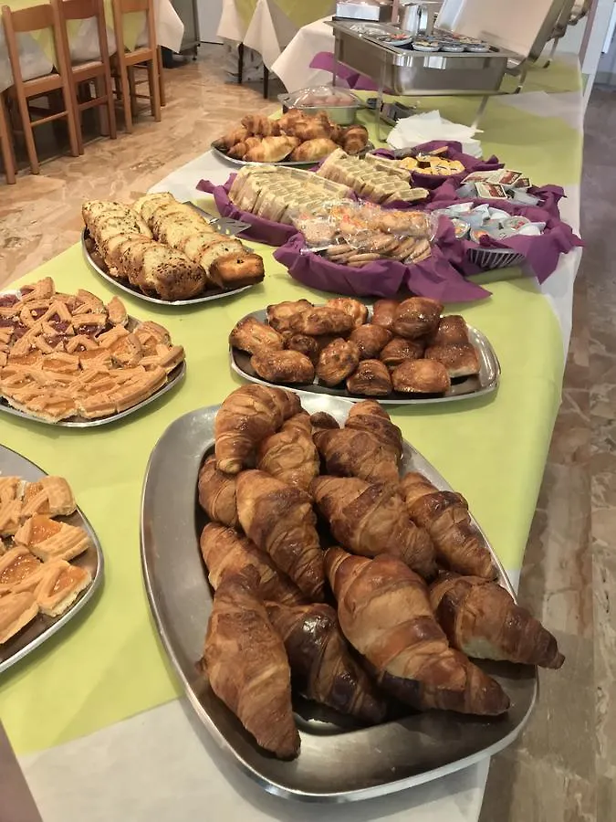 **  Hotel Villa Iris Rimini Olaszország